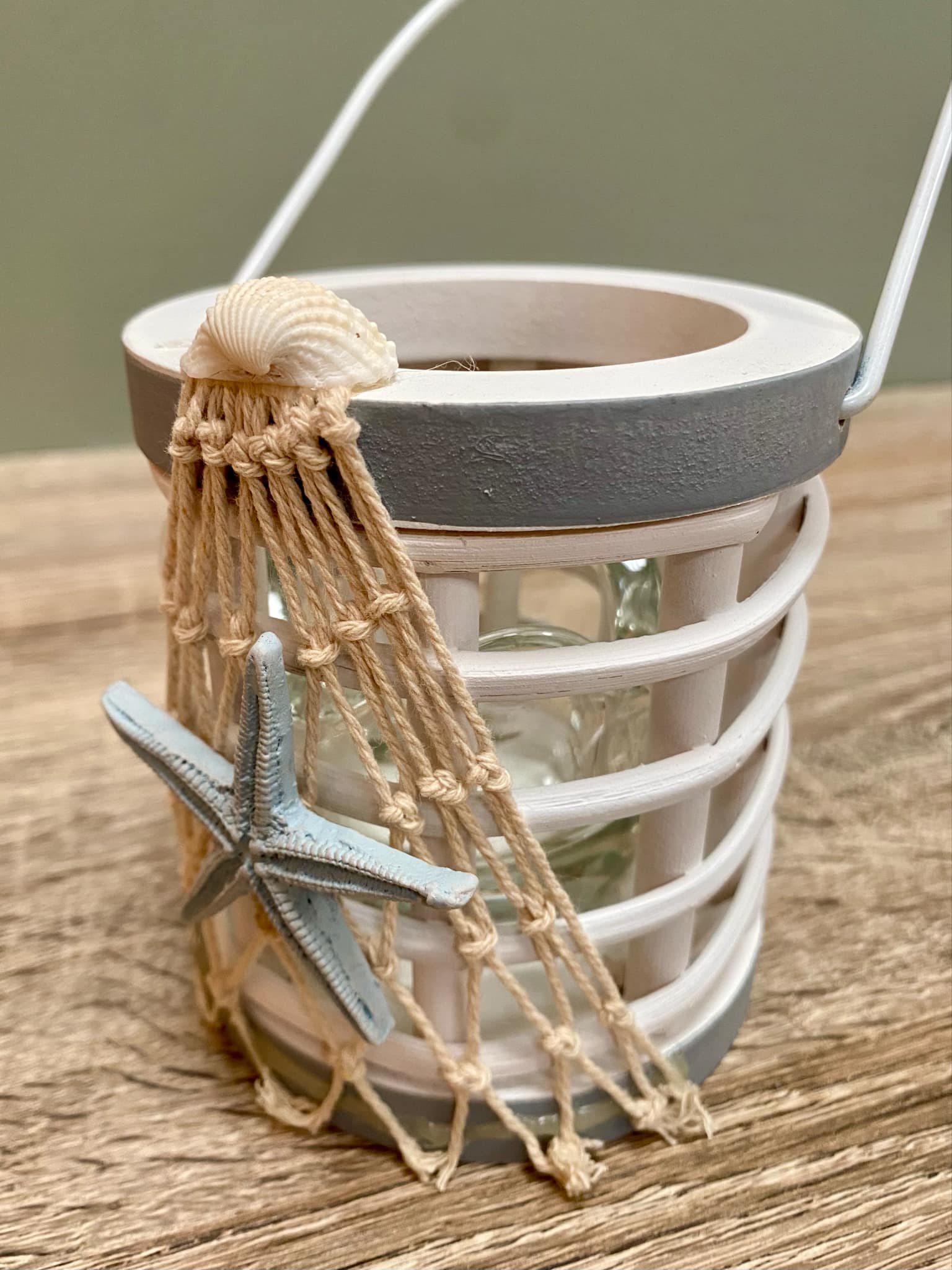 Tealight Holder With Handle