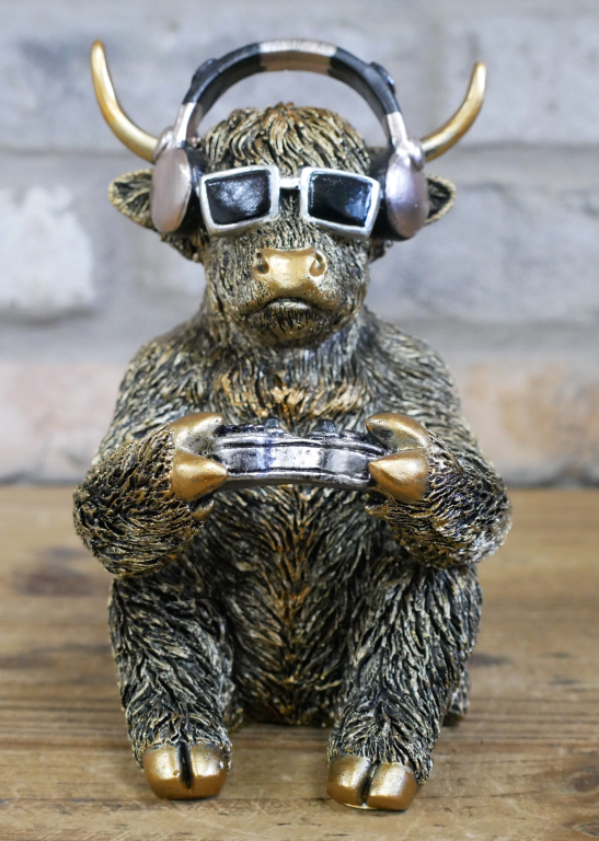 Small Gaming Highland Cow