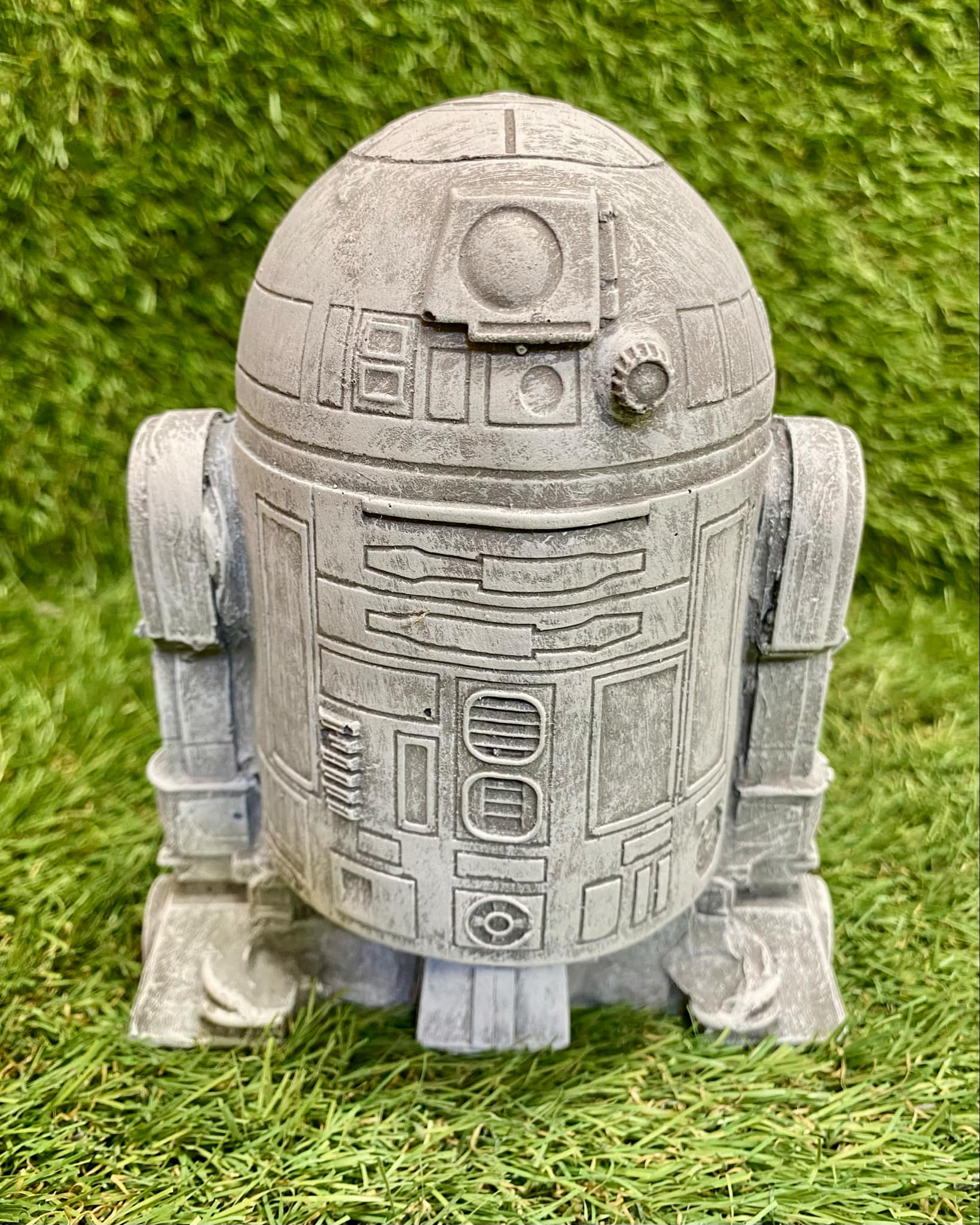 R2-D2 (Medium Size)