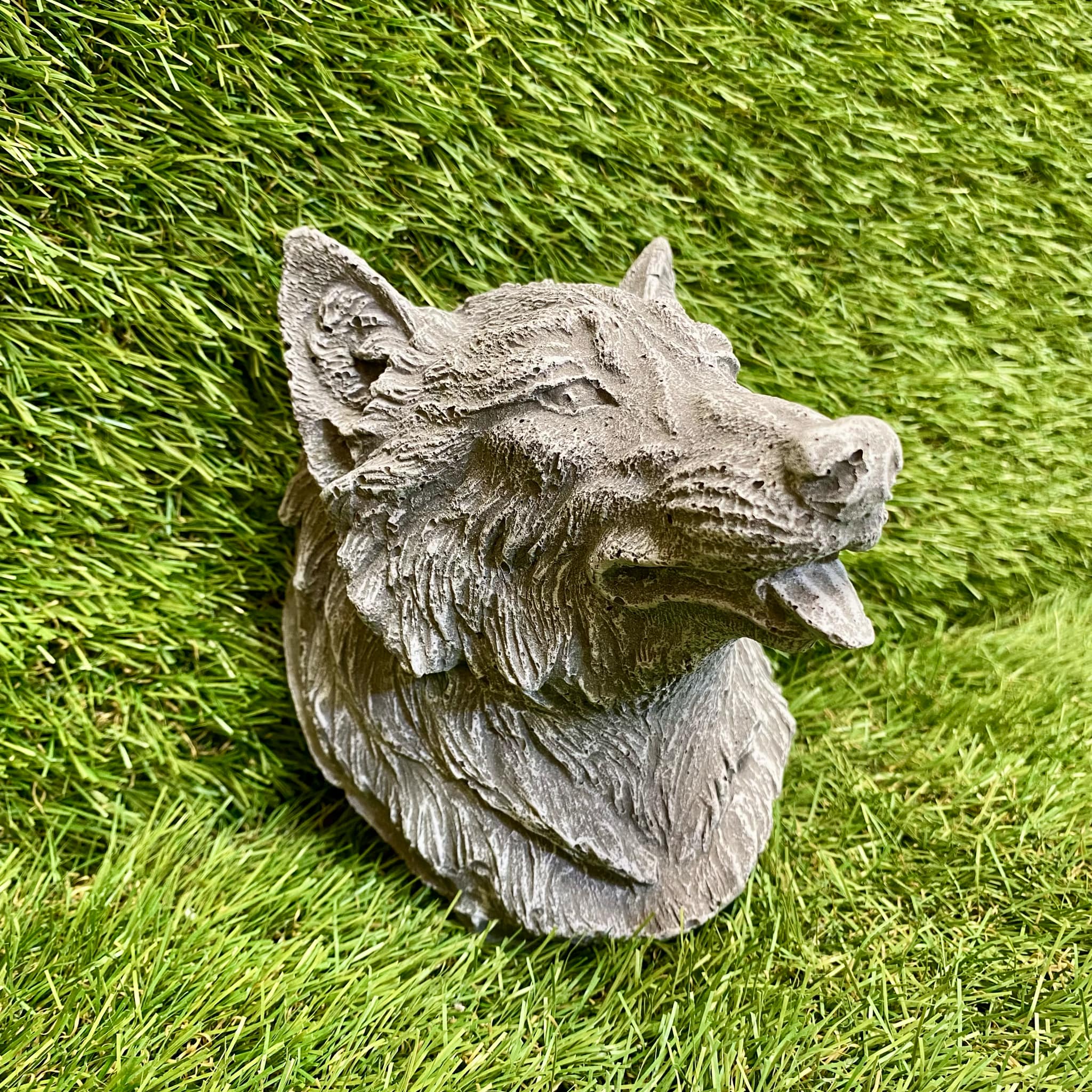 Small Wolf Head Tongue Out Hanging Plaque