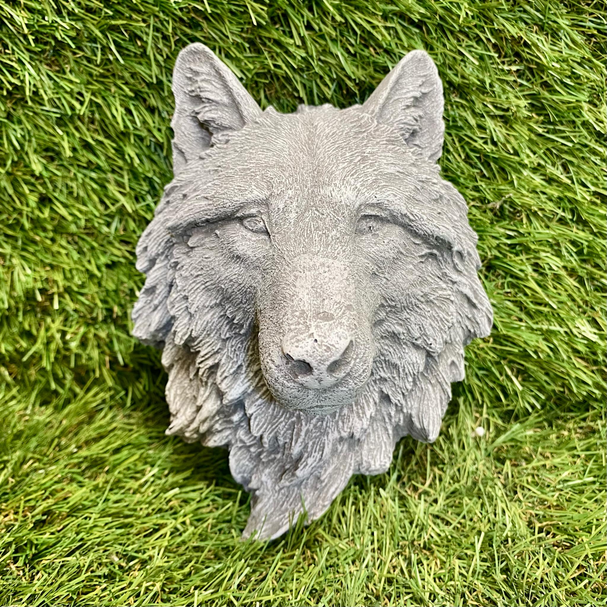 Small Wolf Head Hanging Plaque
