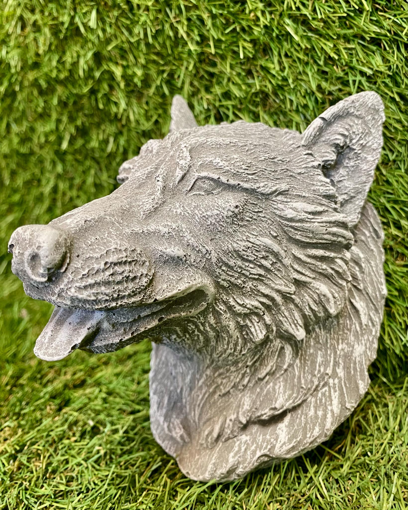 Small Wolf Head Tongue Out Hanging Plaque