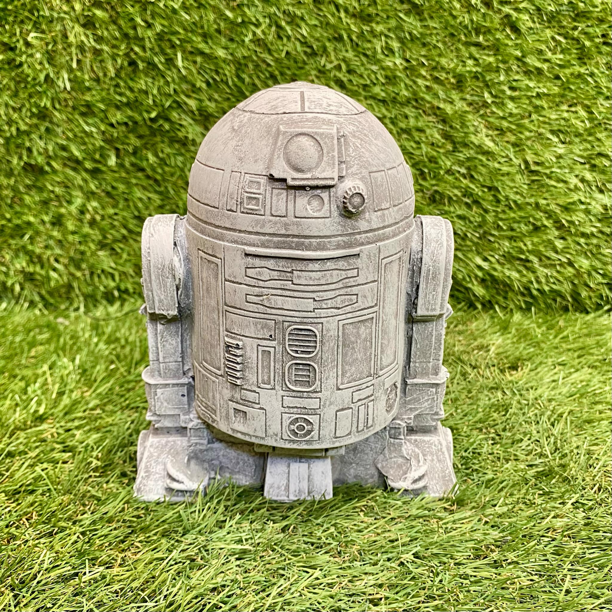 R2-D2 (Medium Size)