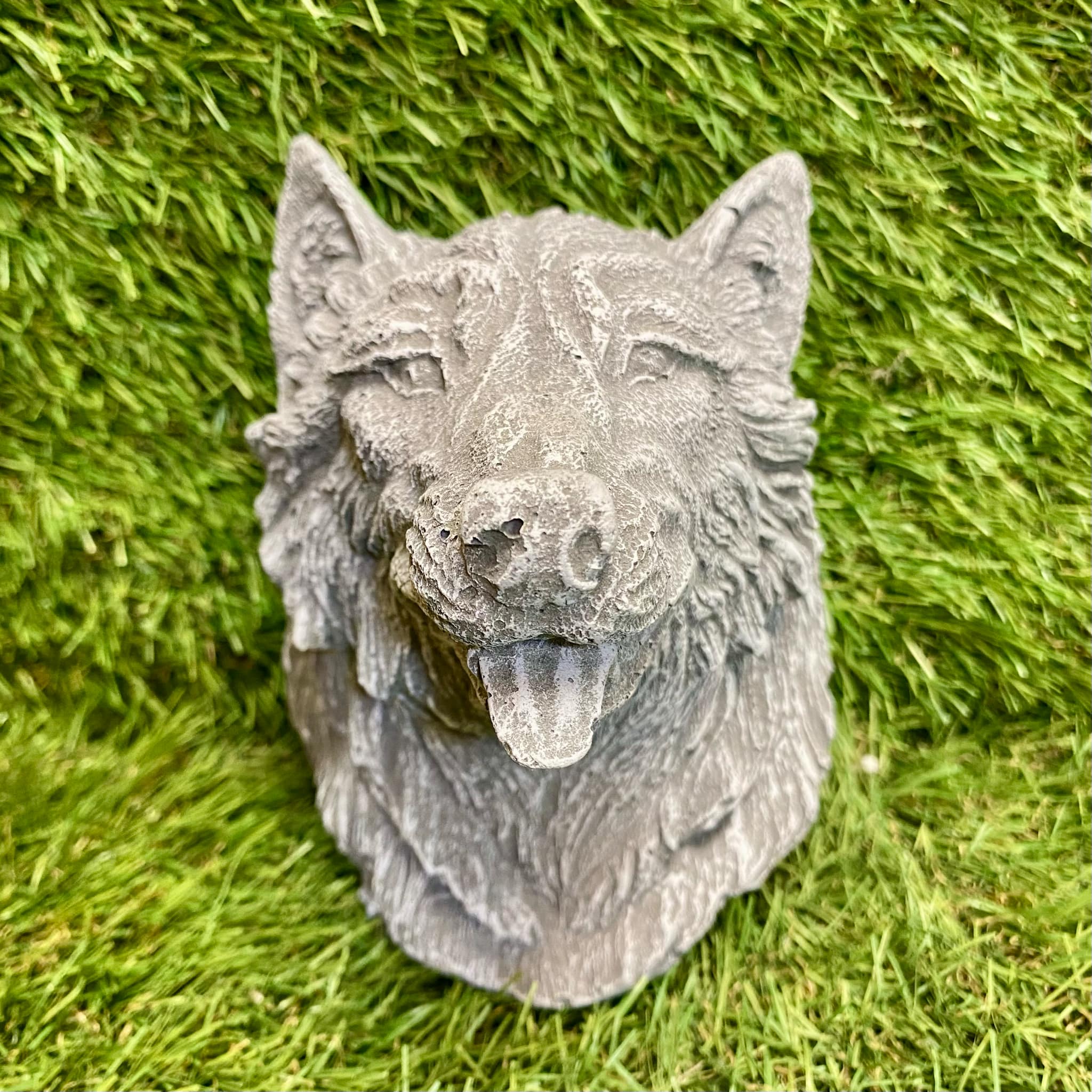 Small Wolf Head Tongue Out Hanging Plaque
