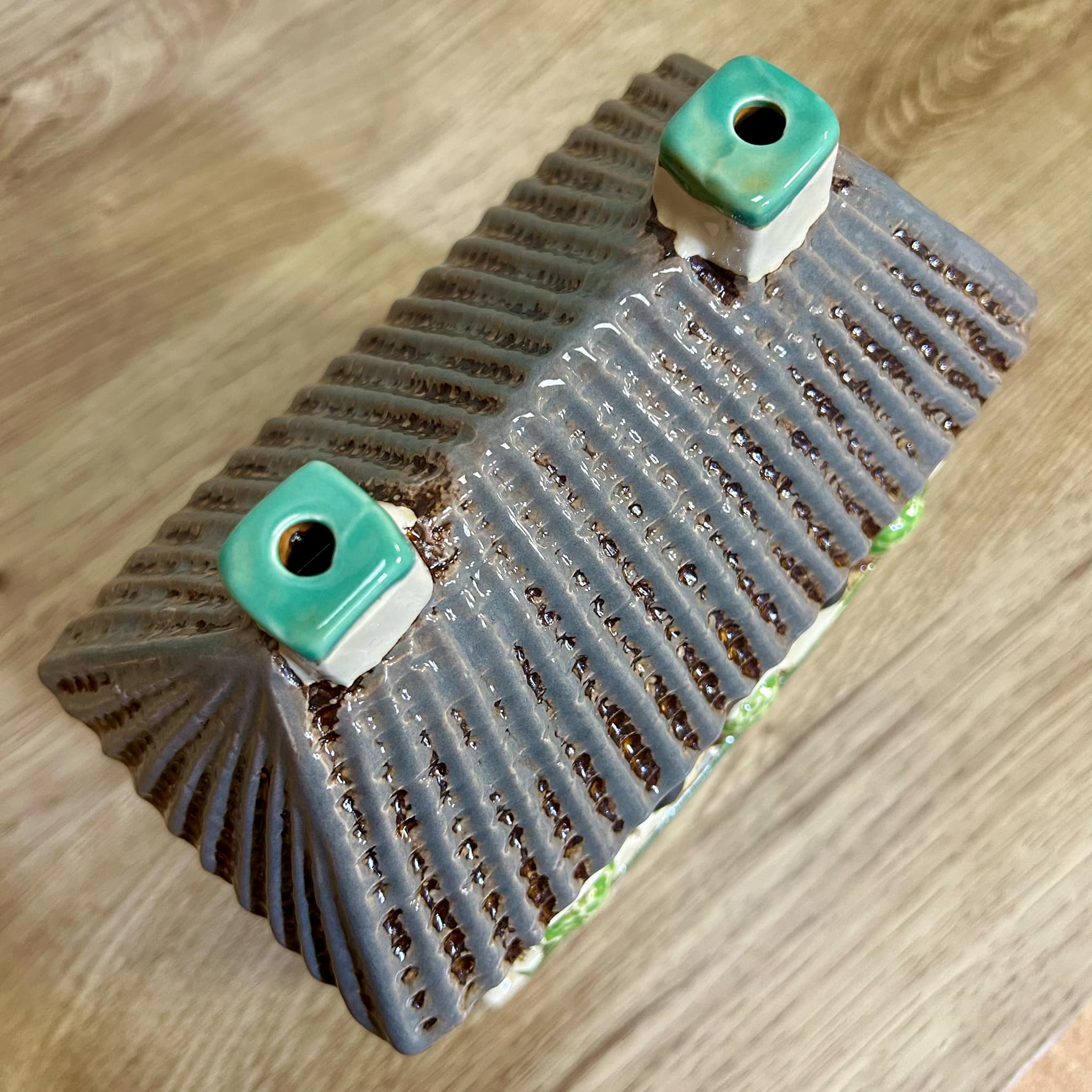 Ceramic Tealight Village Pub