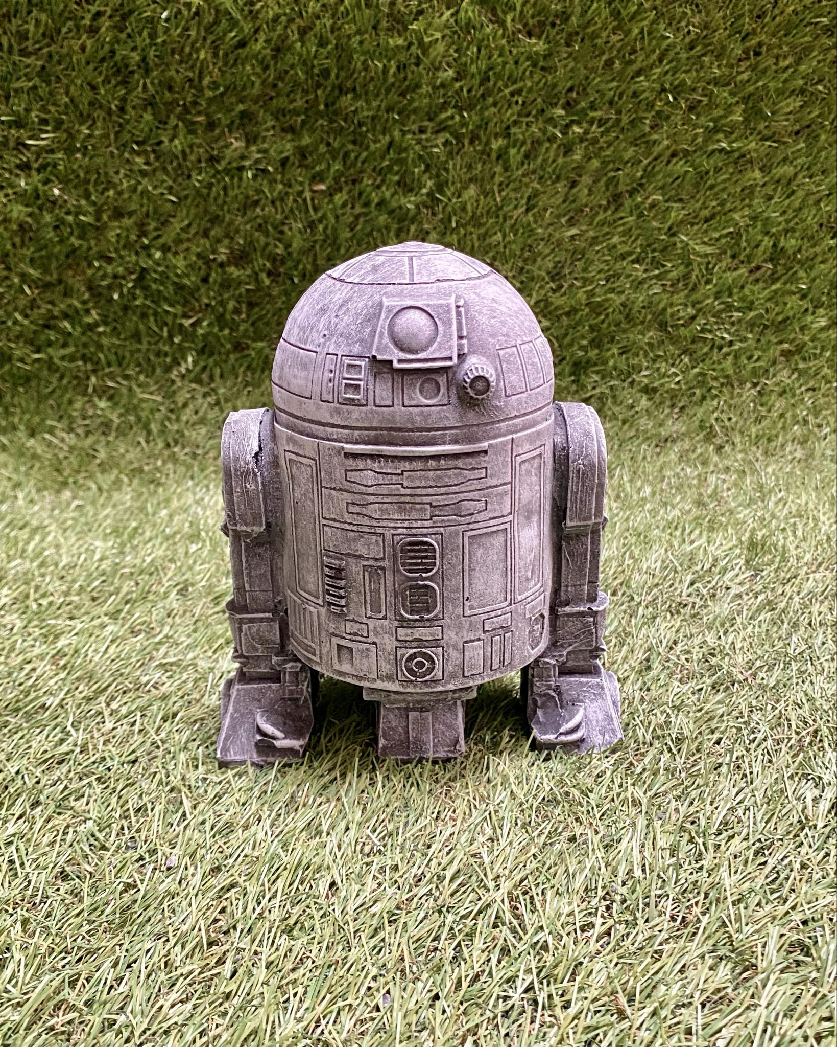 R2-D2 (Medium Size)