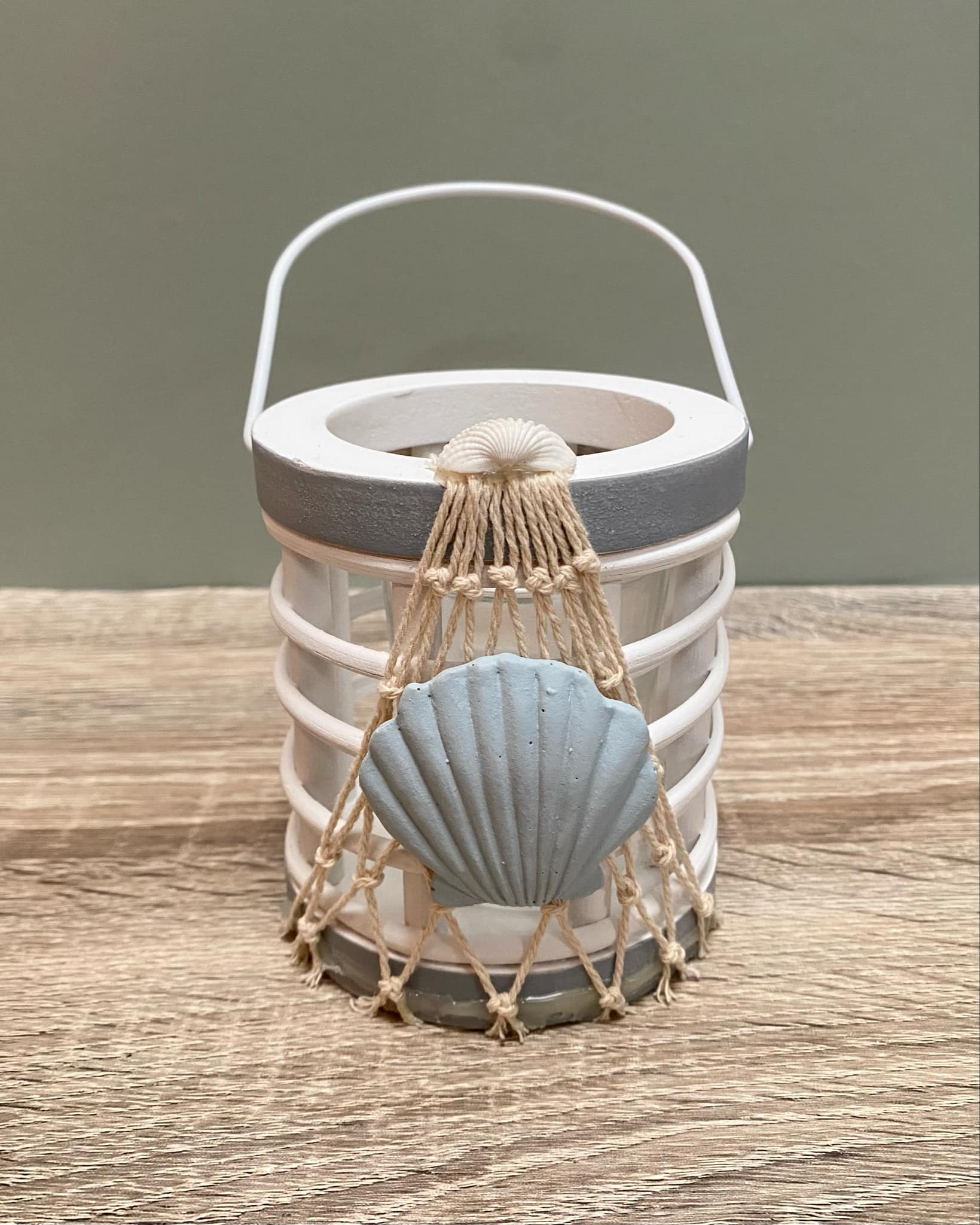 Tealight Holder With Handle