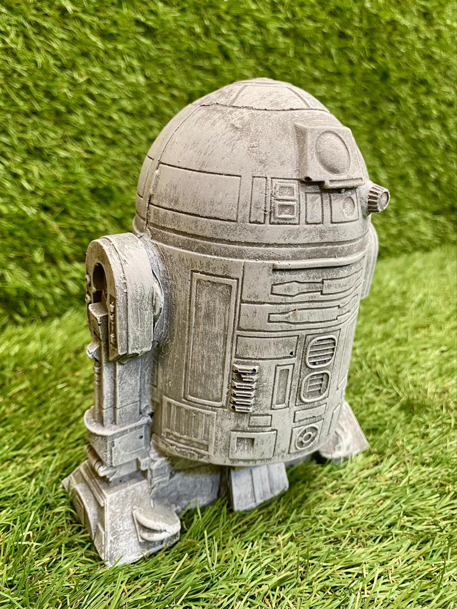 R2-D2 (Medium Size)