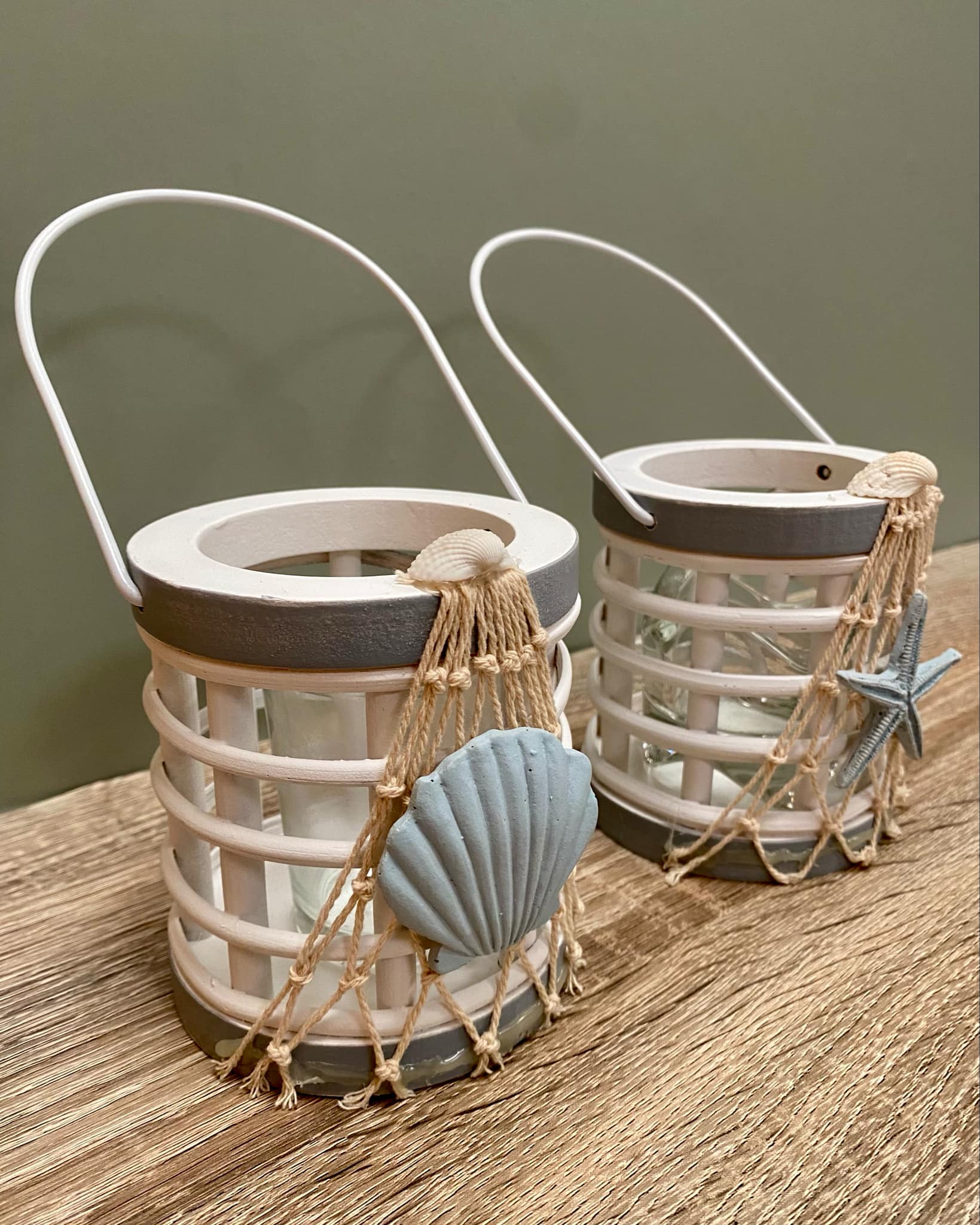 Tealight Holder With Handle