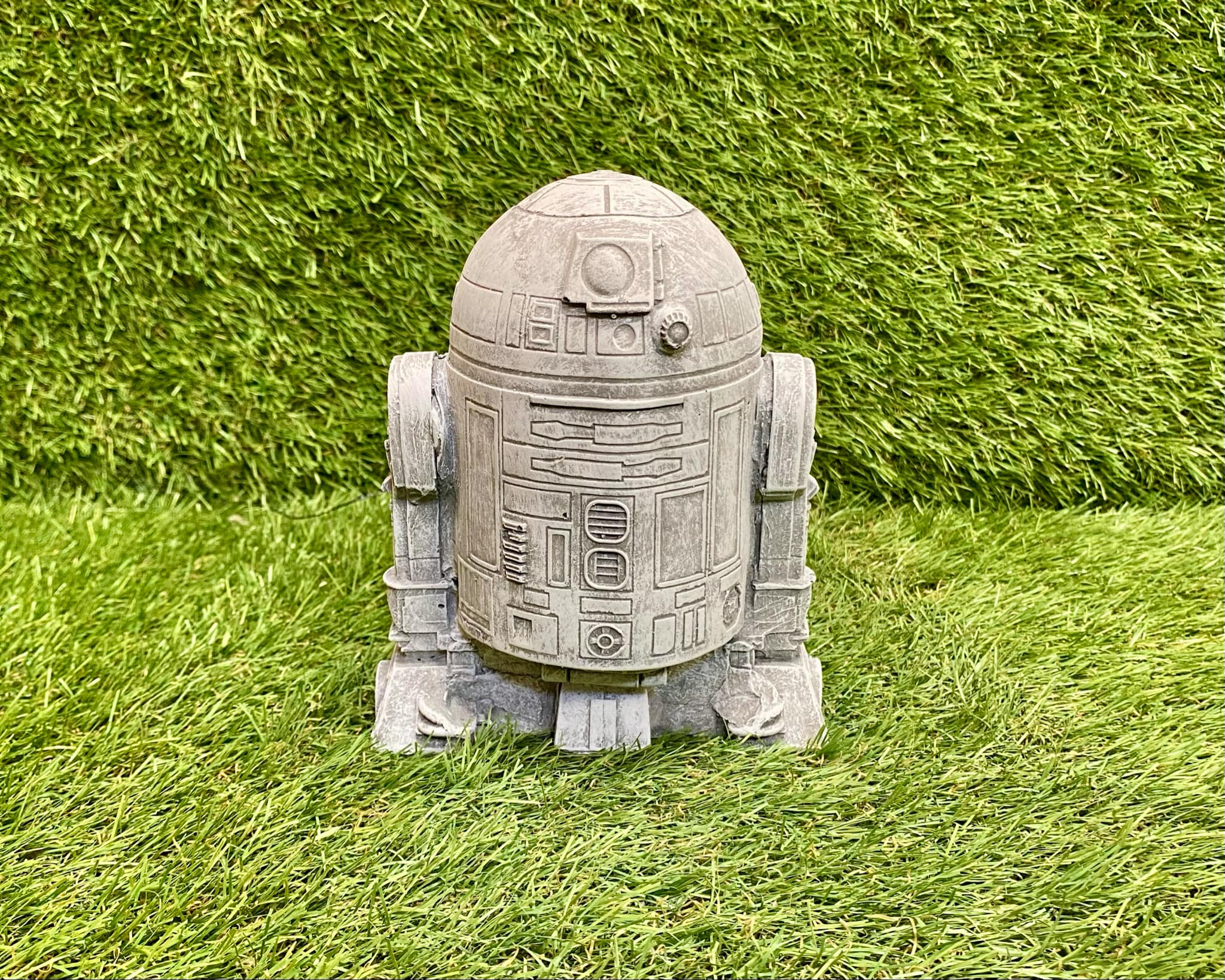 R2-D2 (Medium Size)