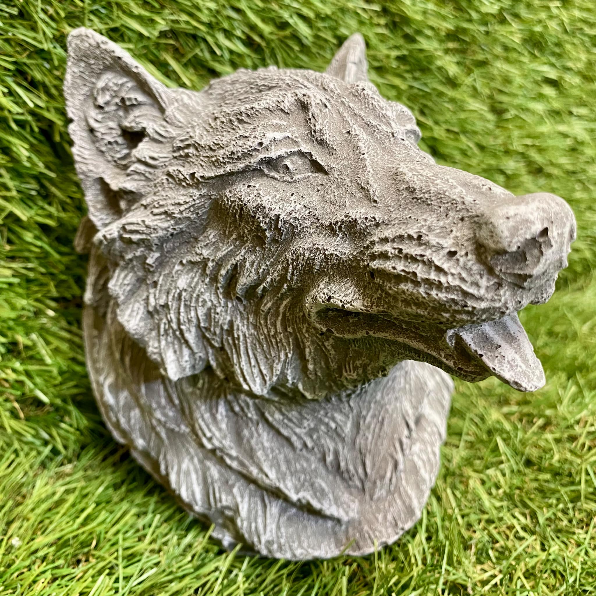 Small Wolf Head Tongue Out Hanging Plaque