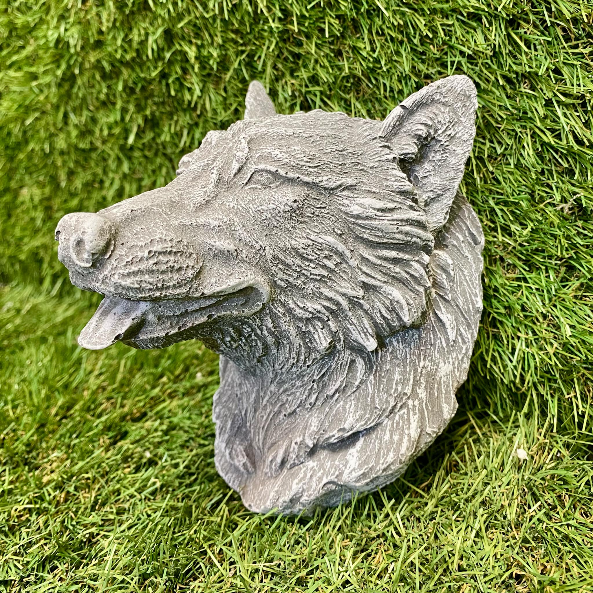 Small Wolf Head Tongue Out Hanging Plaque