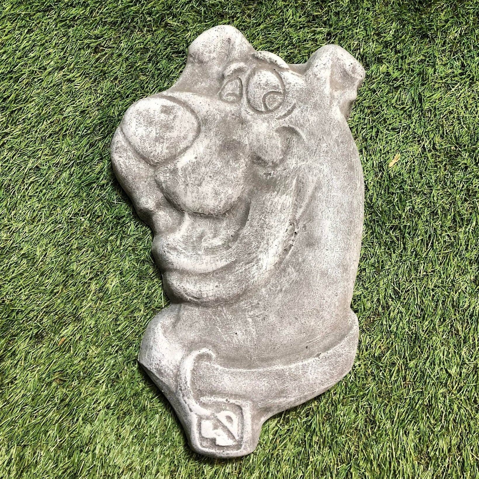 Concrete Scooby Doo Head Hanging Plaque