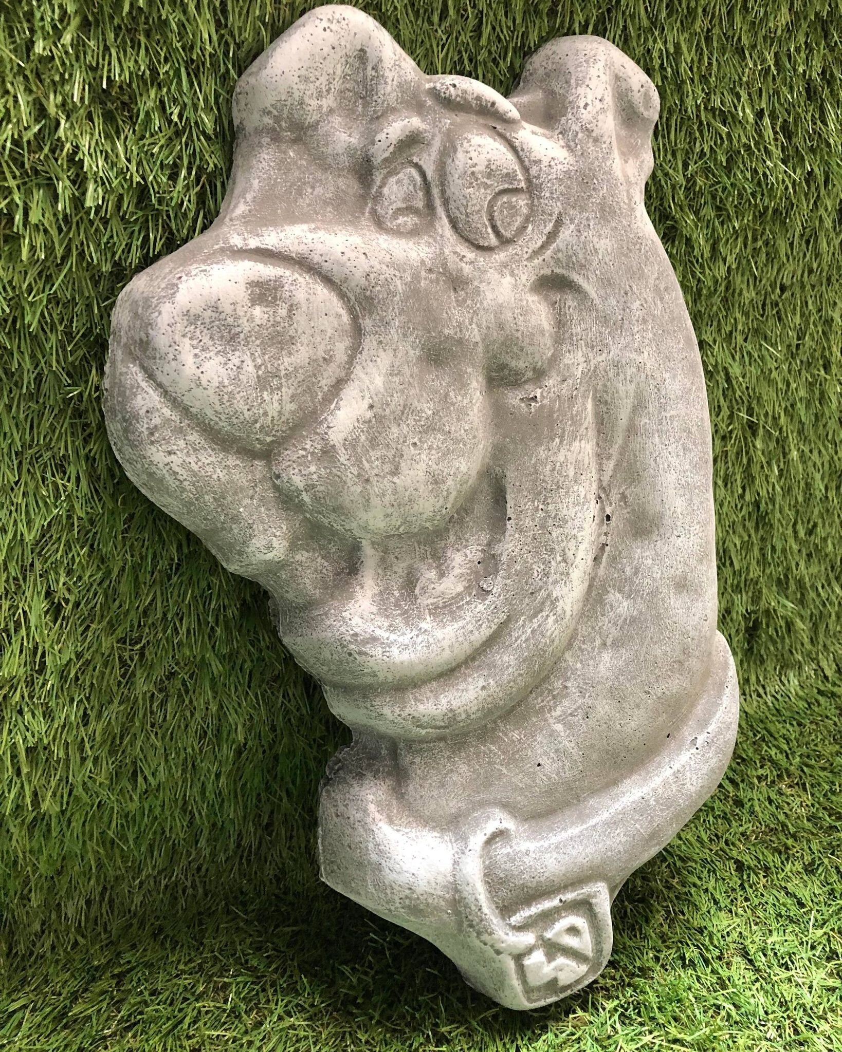 Concrete Scooby Doo Head Hanging Plaque