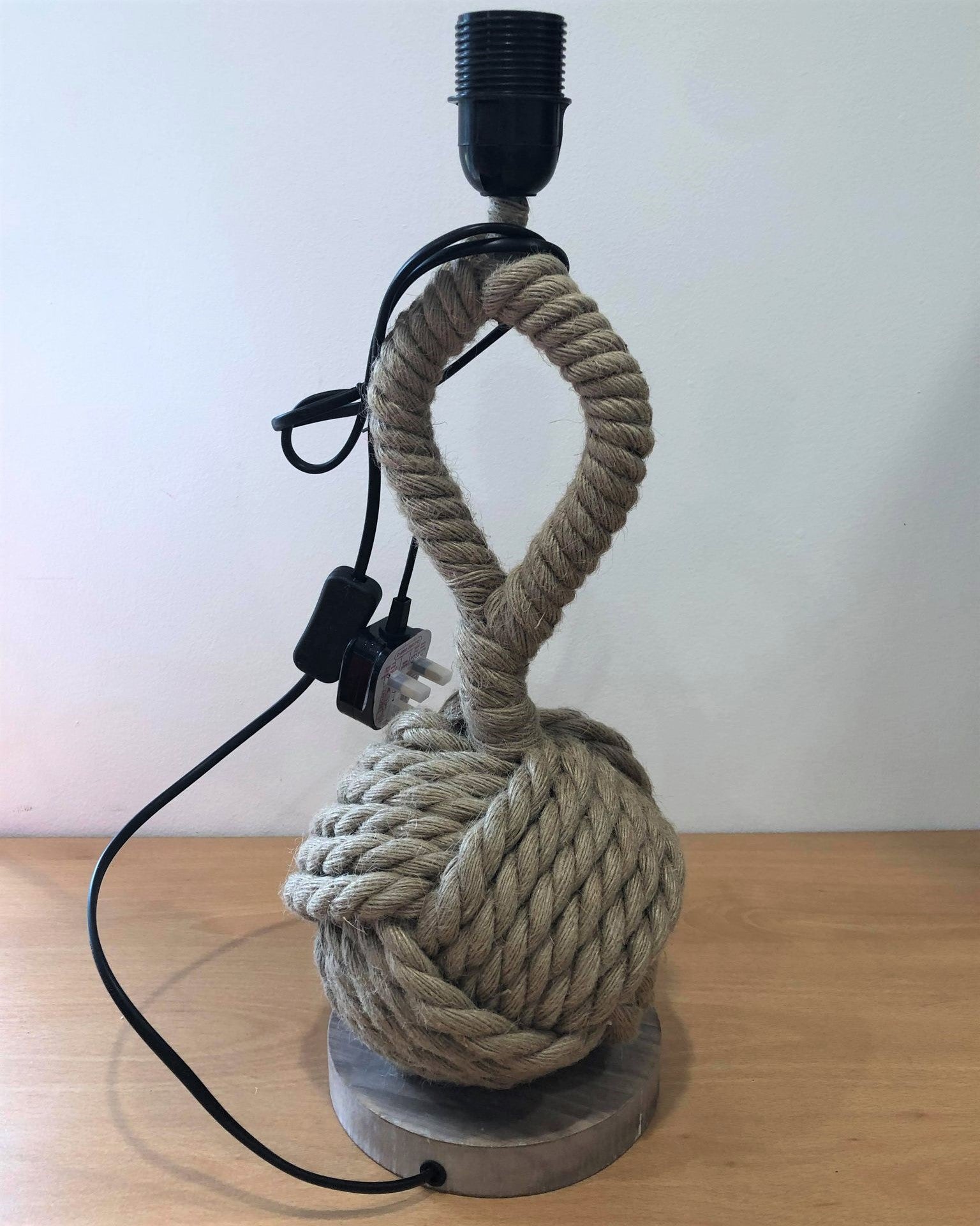 Rope Knot Lamp