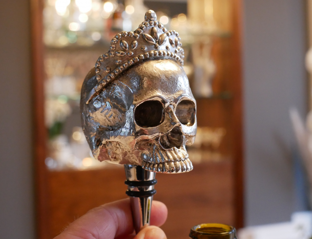 Skull Wine Stopper (Metallic)