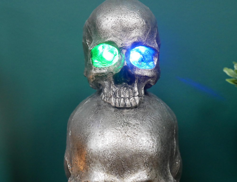 Three Skull Statue
