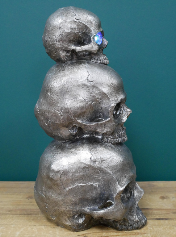 Three Skull Statue