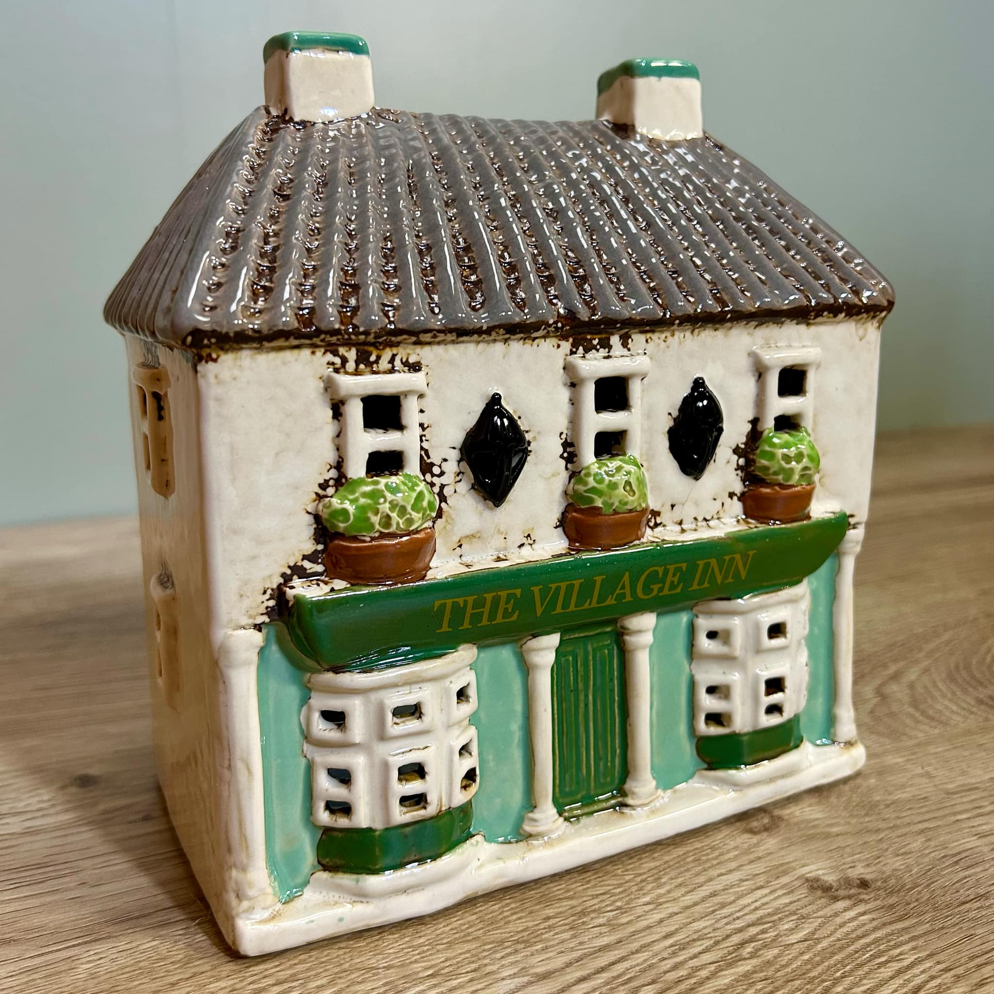 Ceramic Tealight Village Pub