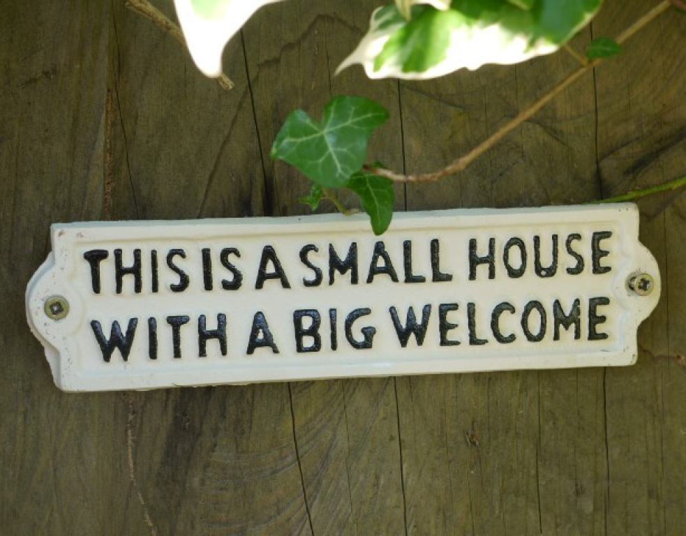 Sign (This is a Small House With A Big Welcome
