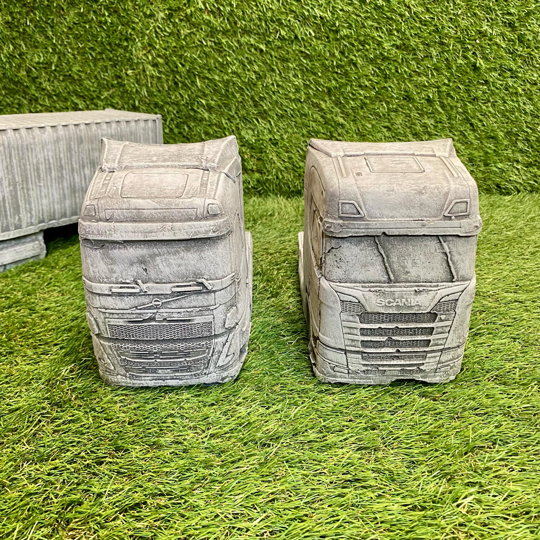 Large Truck / Lorry  And Cargo (Volvo / Scania)