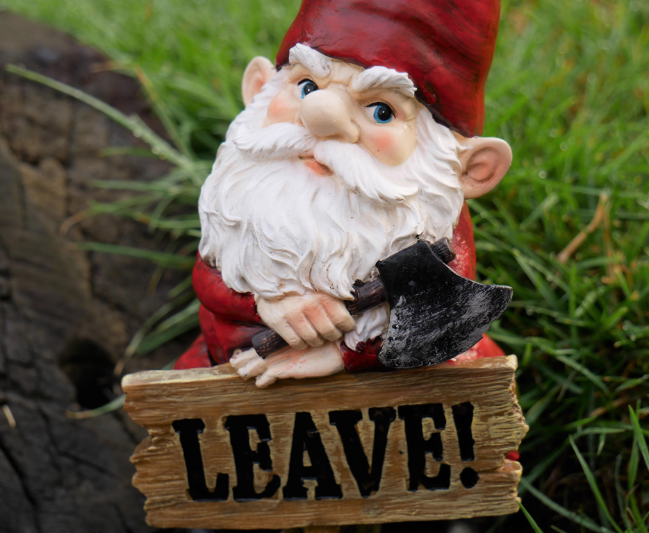 Cheeky Garden Gnome- Leave