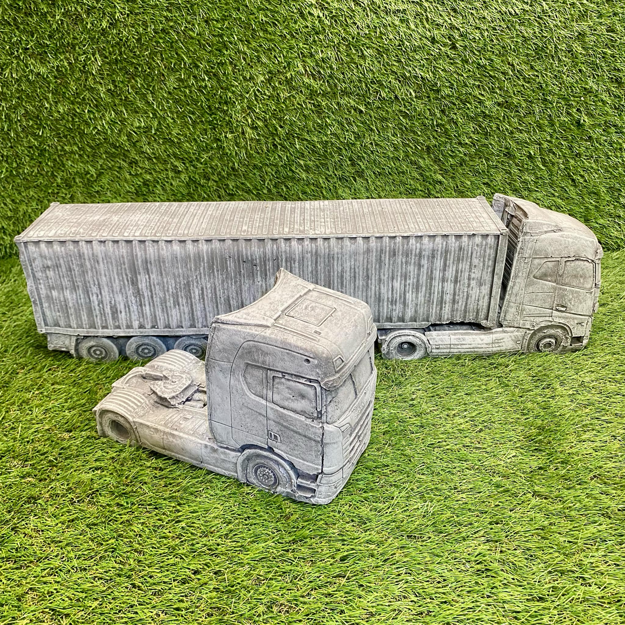 Large Truck / Lorry  And Cargo (Volvo / Scania)