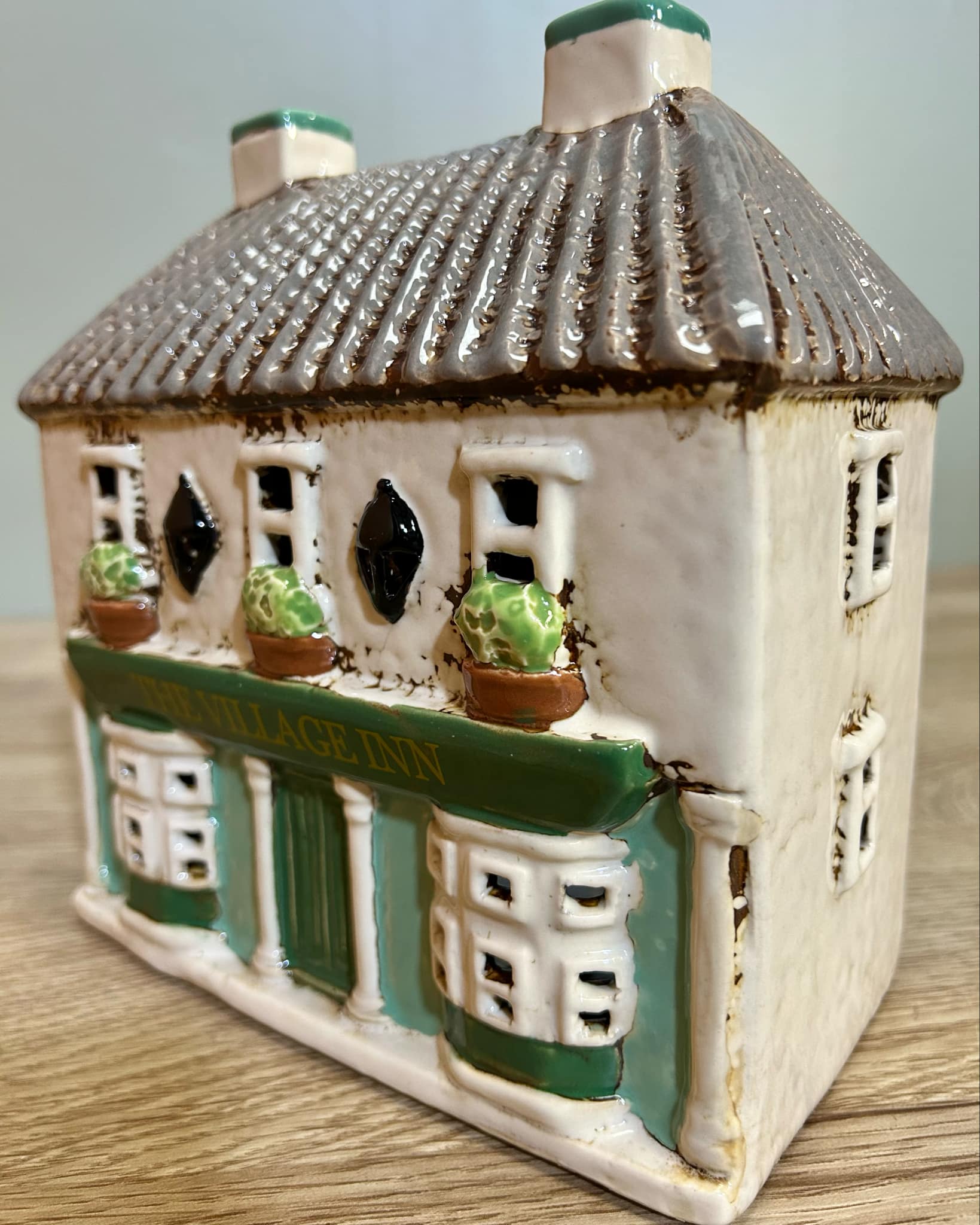Ceramic Tealight Village Pub