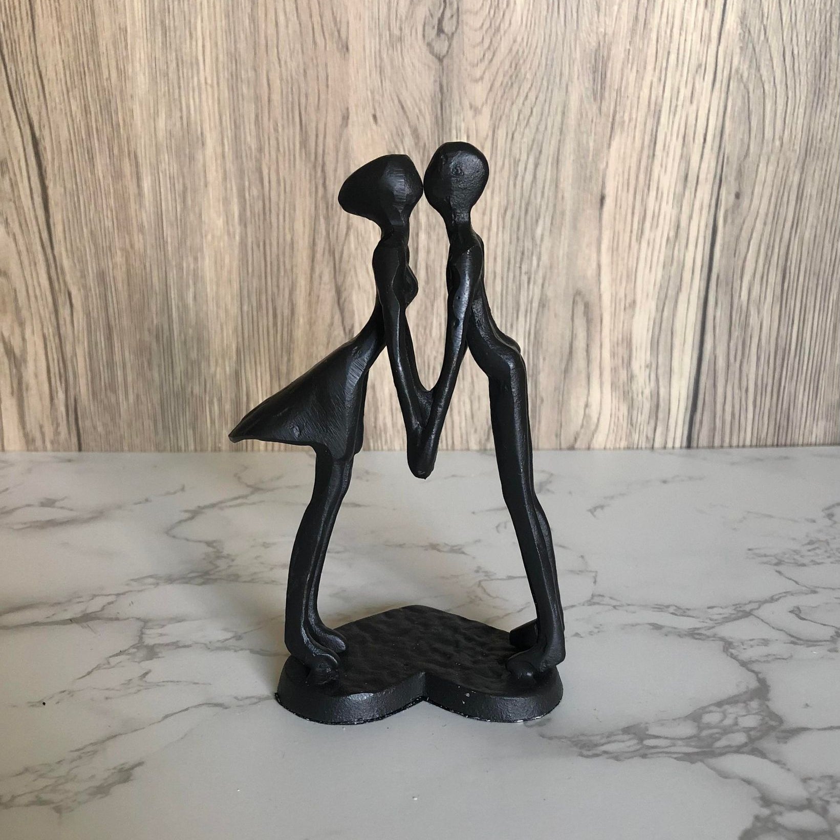 Metal Kissing Couple